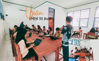 Siswa Kelas 9 SMPN 33 Buton Melakukan Ujian Berbasis Komputer